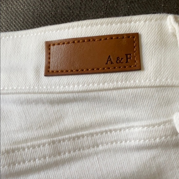 Abercrombie & Fitch BRAND NEW white skinny jeans - Picture 2 of 7